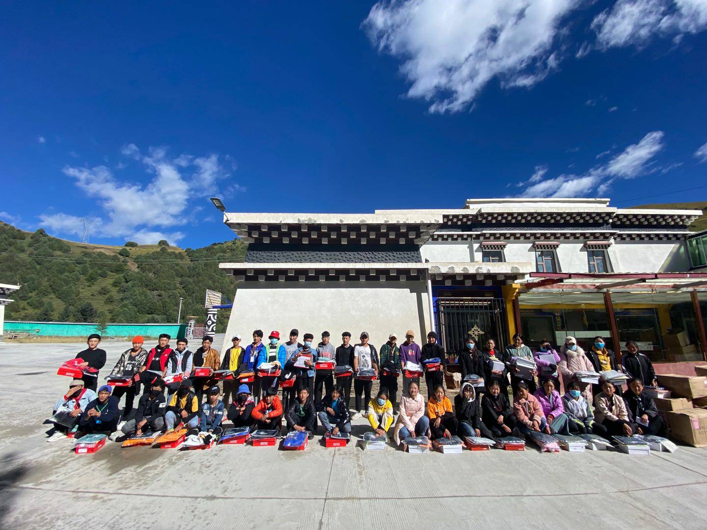 半岛·官方站线登入页面-半岛online(中国)公益回顾丨家国同欢月同圆 温暖满载甘孜州(图8) 半岛·官方站线登入页面-半岛online(中国)公益回顾丨家国同欢月同圆 温暖满载甘孜州(图8)